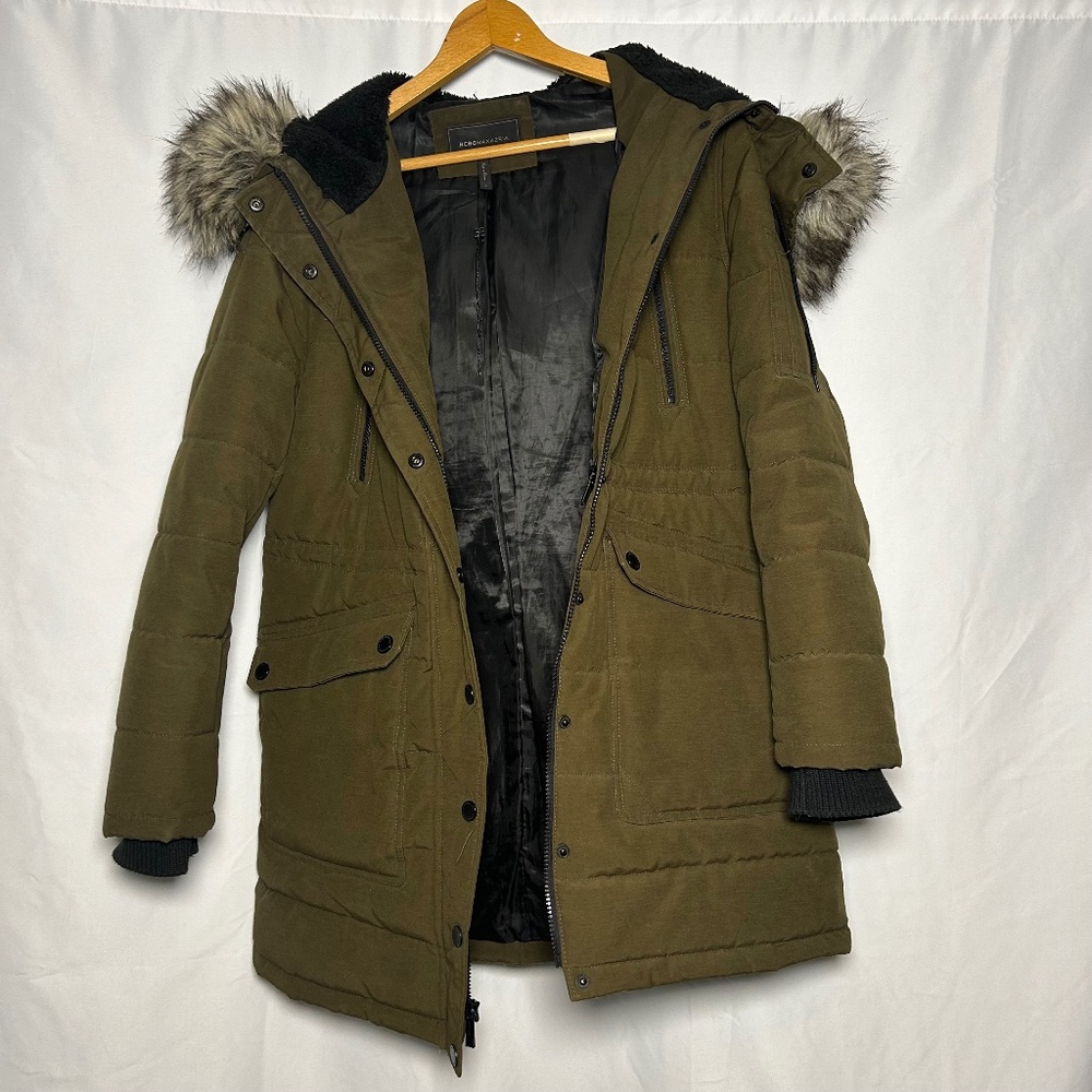BCBGMAXAZRIA Women's Puffer Coat - Olive Green‎ with detachable Fur Hood